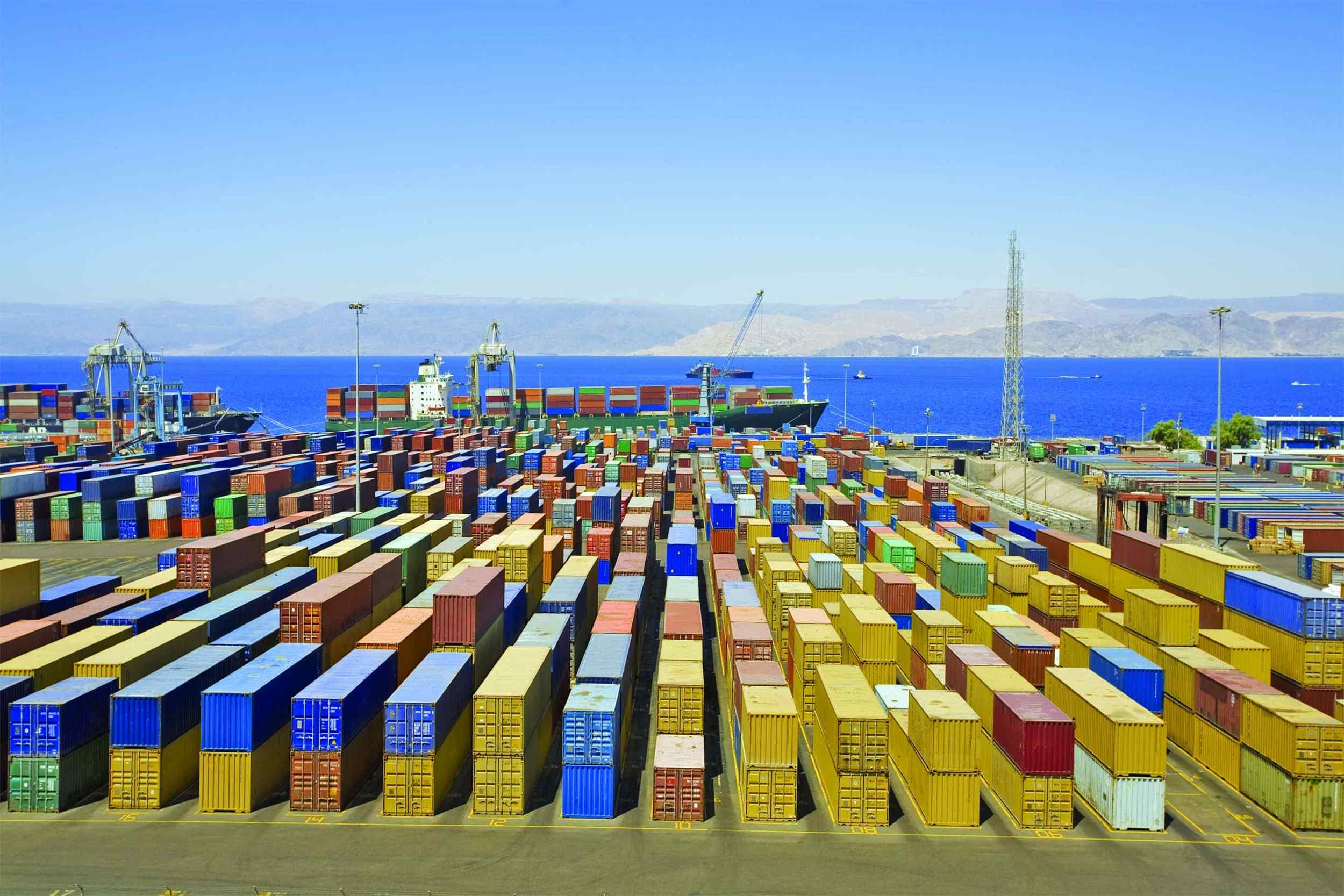 https://cargotrans.si/wp-content/uploads/2015/09/Harbor-warehouse.jpg